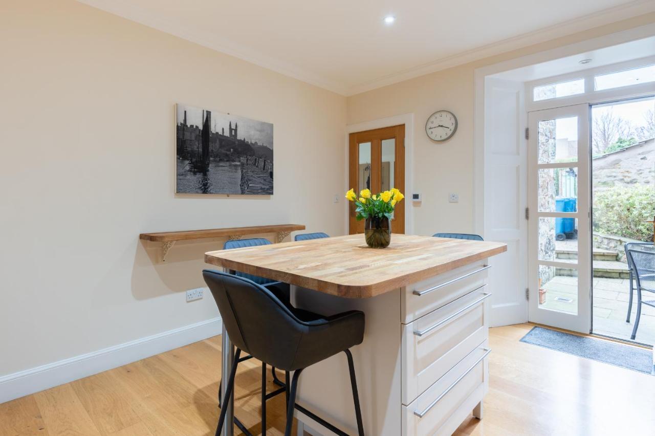 138 North Street - Luxury 2 Bed 2 Bath With Secret Garden, Summerhouse, Putting Green St Andrews Esterno foto